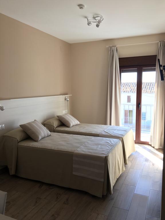 Hostal Los Encinares Villanueva de Córdoba Exteriör bild