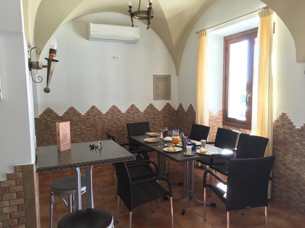 Hostal Los Encinares Villanueva de Córdoba Exteriör bild