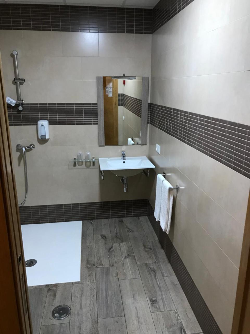 Hostal Los Encinares Villanueva de Córdoba Exteriör bild